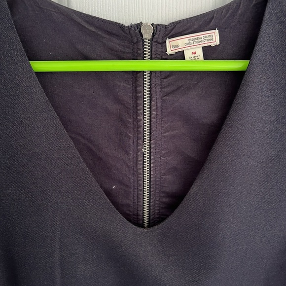 Gap Dress. Size medium - Picture 2 of 3